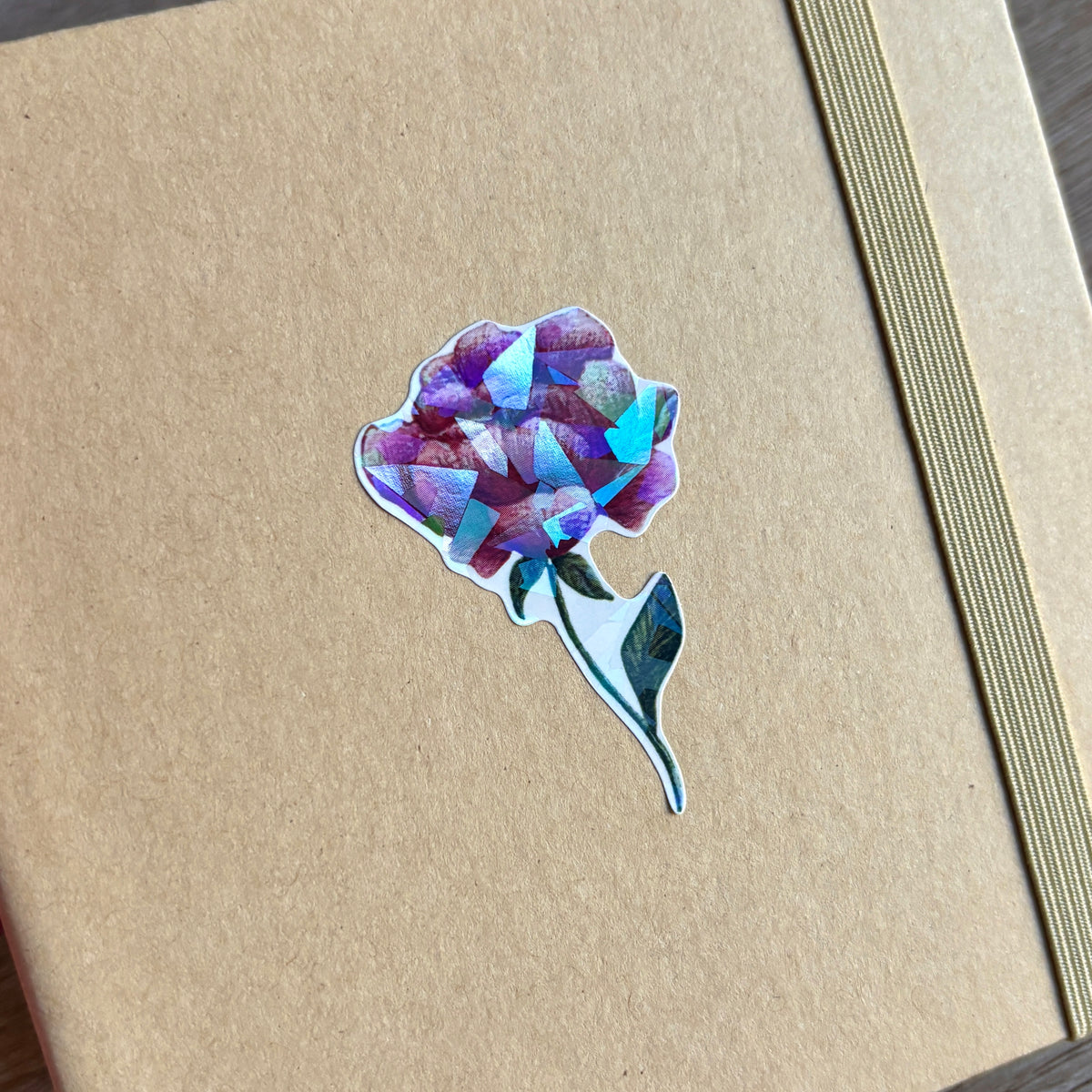 sticker représentant une pivoine rose holographique 